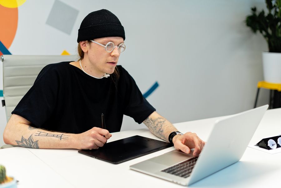 freelance designer working laptop